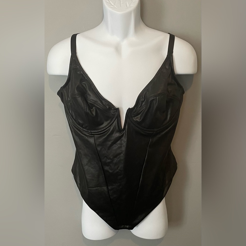 Black faux leather bodysuit size xxxl
